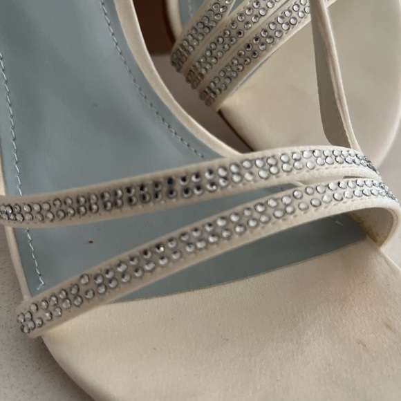 Nine West Irelynn Ankle Strap Ivory Sandals Size 6 - Picture 2 of 6